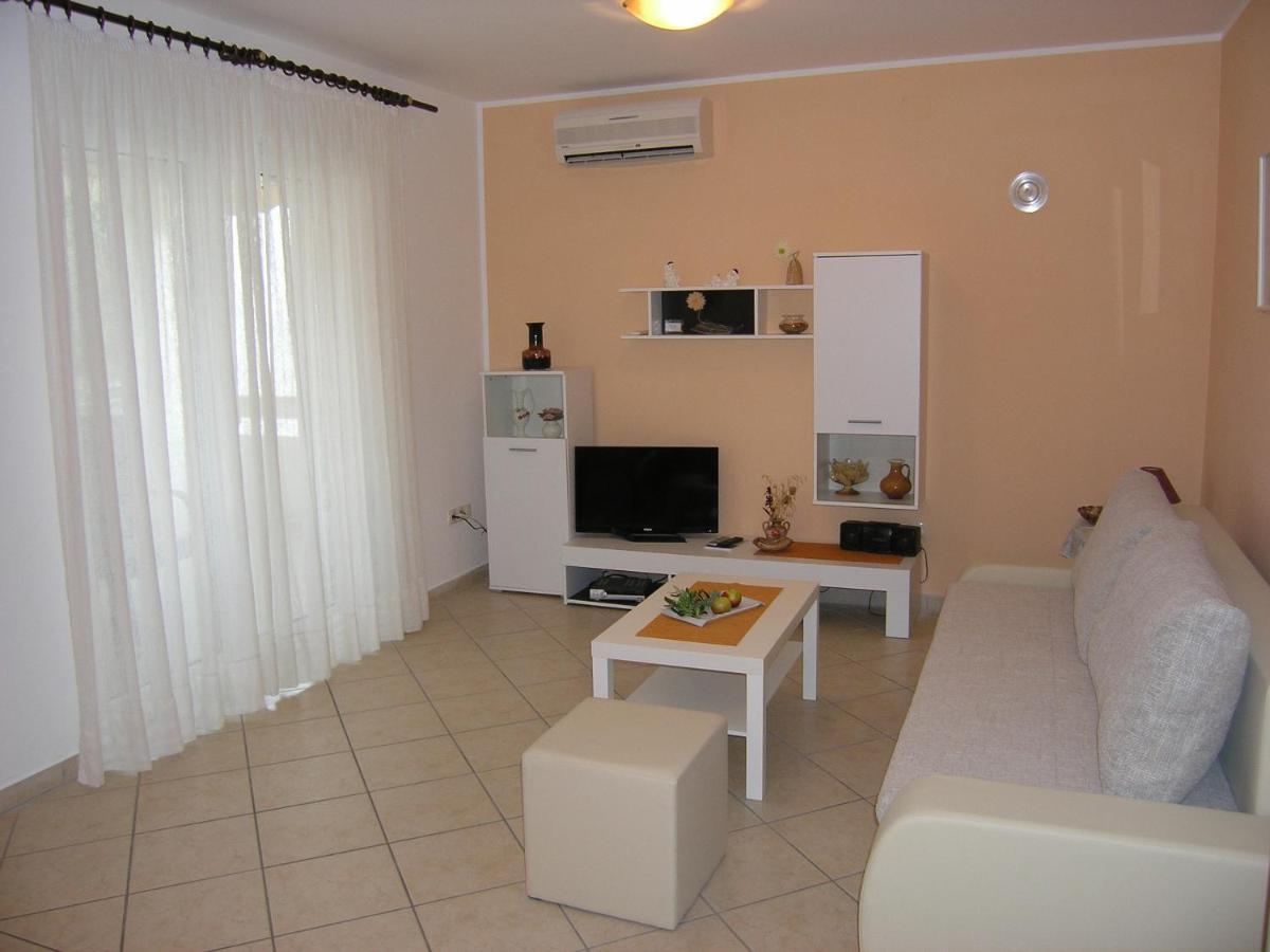 Apartments Biljana For Relaxing Holidays In Baska Exteriér fotografie