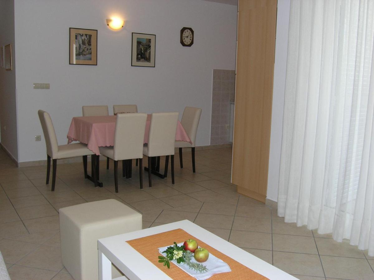 Apartments Biljana For Relaxing Holidays In Baska Exteriér fotografie