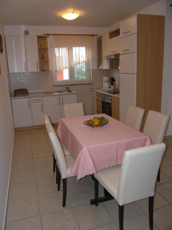 Apartments Biljana For Relaxing Holidays In Baska Exteriér fotografie